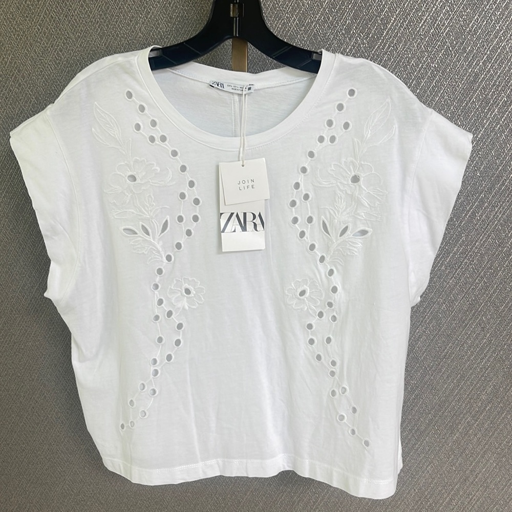 Zara White Eyelet Floral Short Sleeve Tee